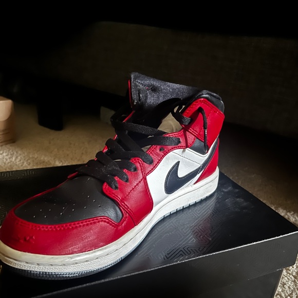jordan 1 mid chicago toe - Picture 2 of 4